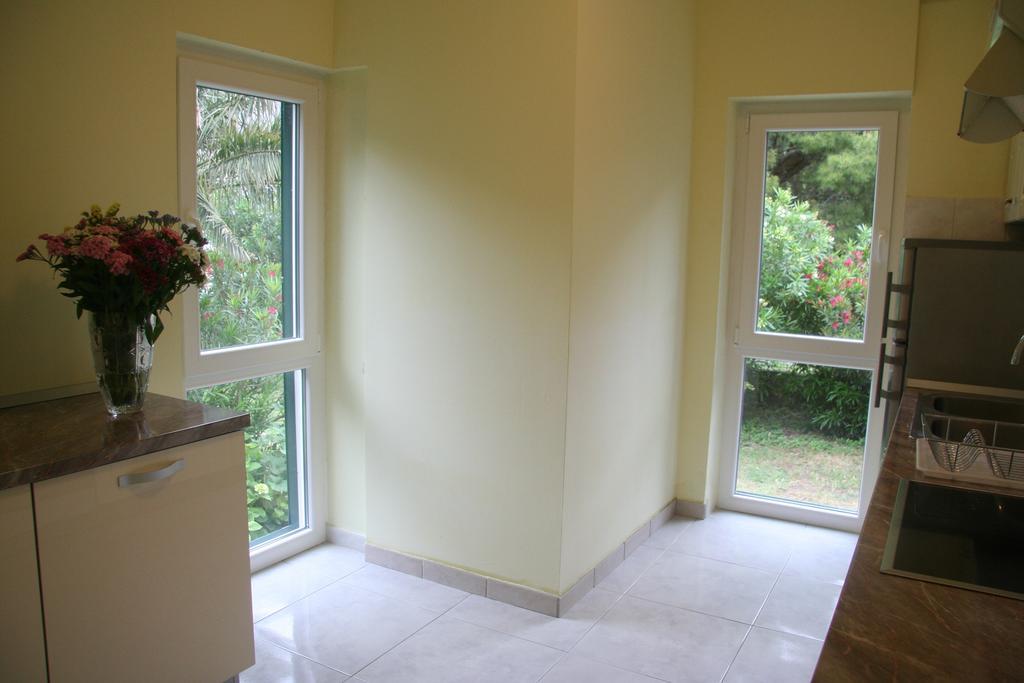 Sabina Apartments أوميس الغرفة الصورة