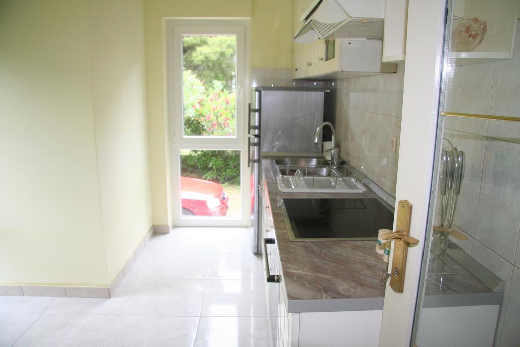 Sabina Apartments أوميس الغرفة الصورة